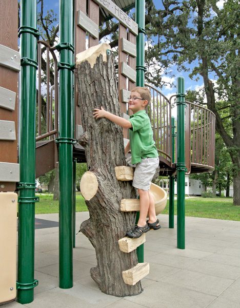 Tree Climb with Treehouse Panel (200202730)